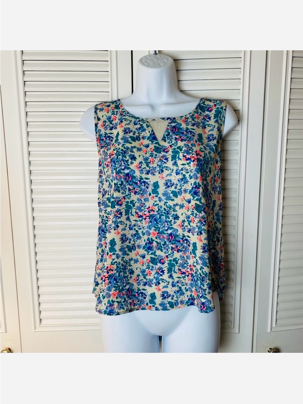 Floral Scoop Neck Zipper Back Tank Top